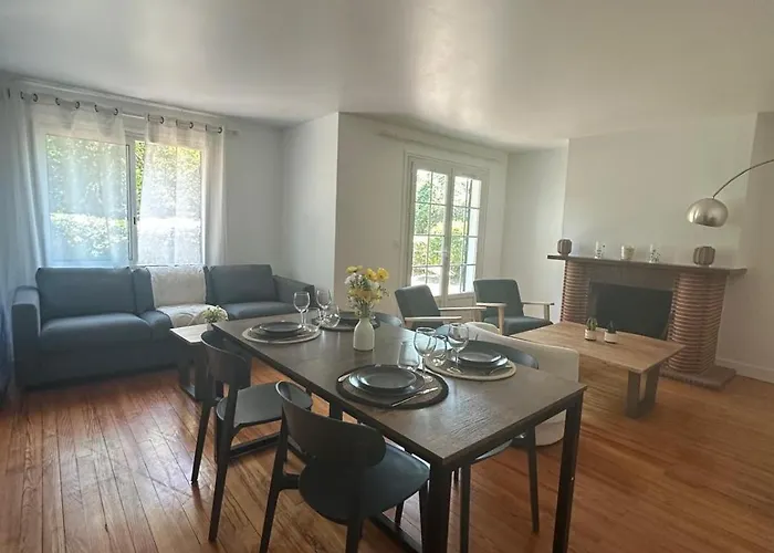 La Petite Vague Du Pyla لا تاسْتْ دو بوك