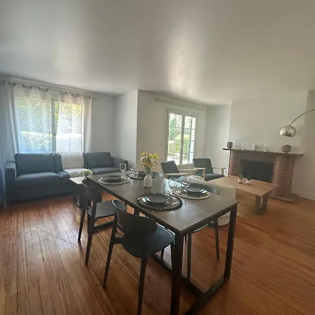 La Petite Vague Du Pyla Ла-Тест-де-Бюш